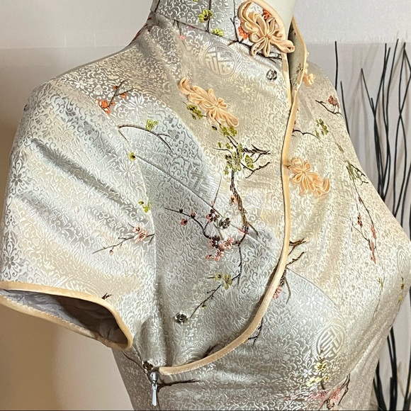 SOLD | 🔥LAST CHANCE🔥 Alice Ko Handmade Chinese Cheongsam Floral Cocktail Dress - Picture 6 of 13